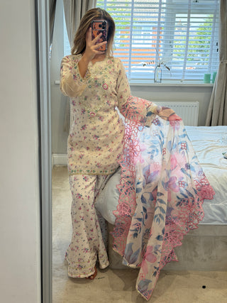 Minaal Pink