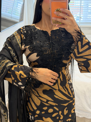 M Prints Black x