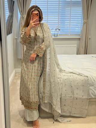 Zoon Original - Grey Floral