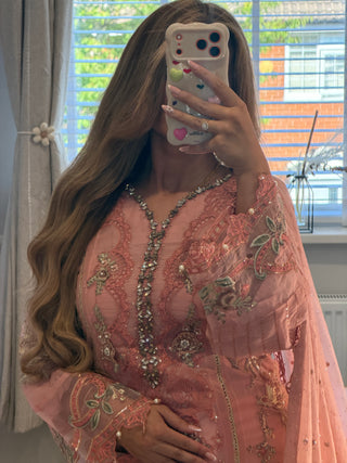 Amelle Pink