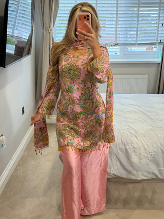 Mehaar Pink