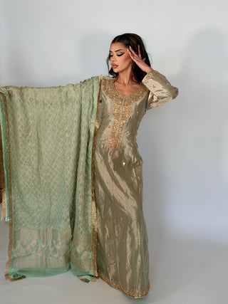Royale Emaan Mint