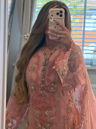 Amelle Pink