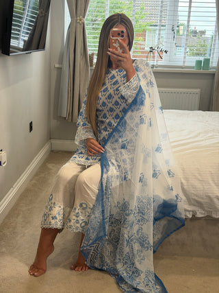 Tammy Blue x