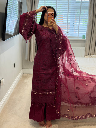 Ivana Burgundy x
