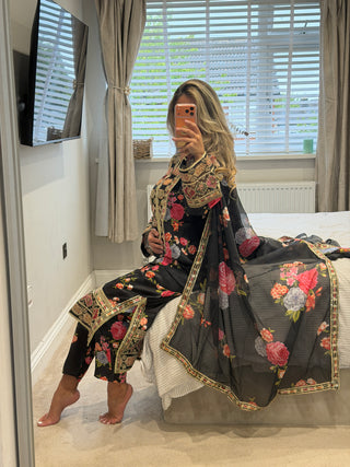 Maria Kaftan Black x