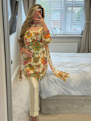Mehaar White