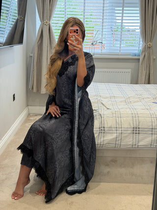 Leila Black x