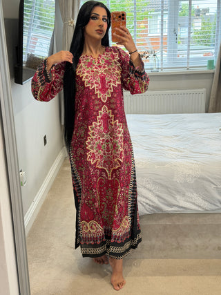 Amali Rouge x
