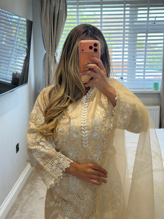 Saria Cream x