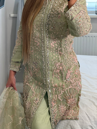 Azra Mint x