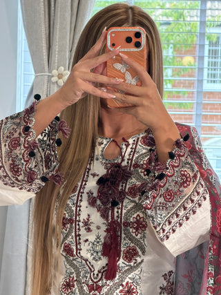 Maria Noor x