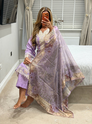 Dania Lilac x