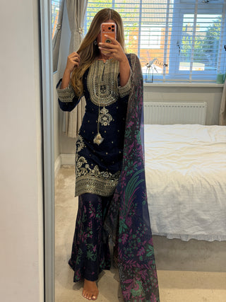 Alira Navy x