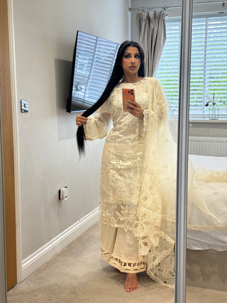 Ivana White x