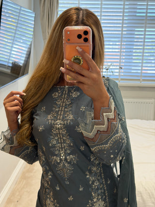 Alina Luxe x