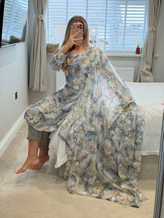 Minaal Grey x