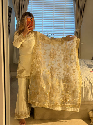 Duaa White x