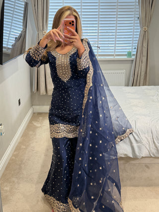 Noura Navy Luxe