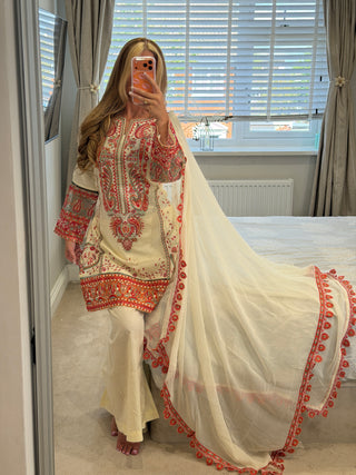 Elara White