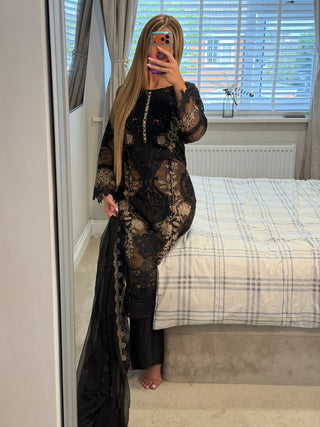 Talia Black x