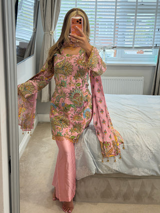 Mehaar Pink