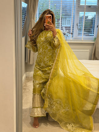 Amina Luxe x