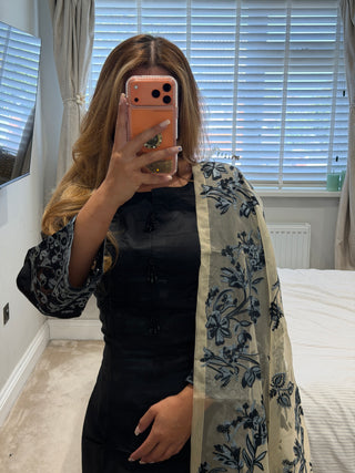 Blossom Black x