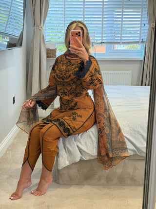 Parisa Brown