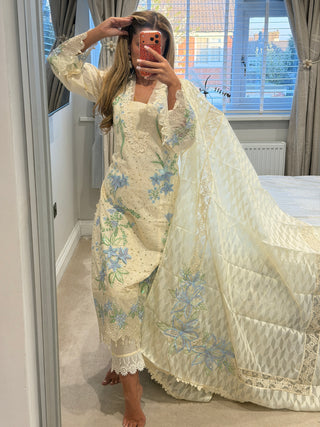 Leila Luxe x