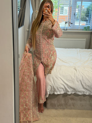 Azra Pink x