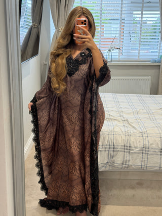 Leila Brown x