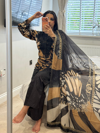 M Prints Black x