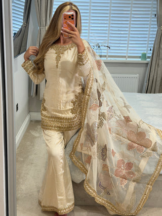 Naila Gold Luxe