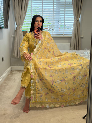 Ivana Yellow