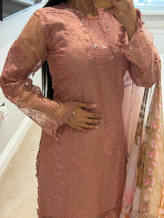 Ivana Pink x