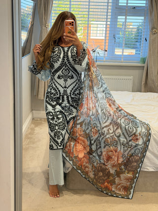 Esra Blue x