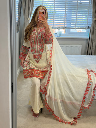 Elara White