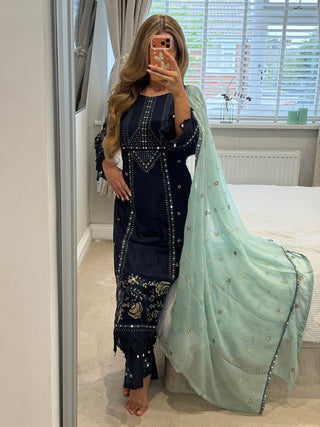 Navy Rose x