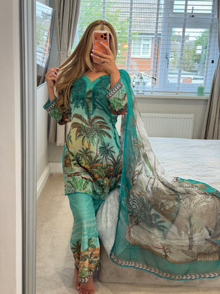 Bloom In Tropic
