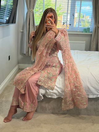 Azra Pink x