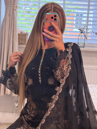 Talia Black x