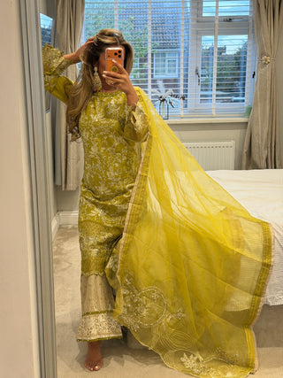 Amina Luxe x