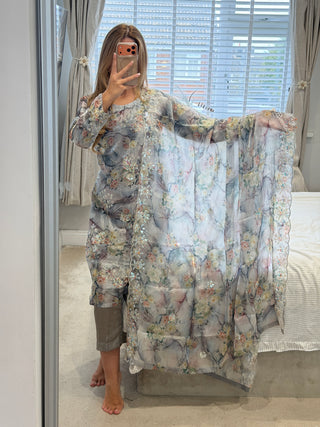 Minaal Grey x