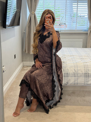 Leila Mocha x