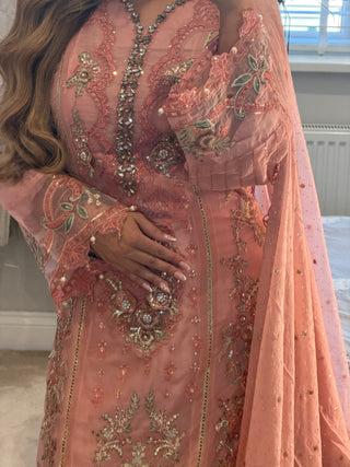 Amelle Pink