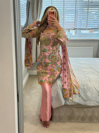 Mehaar Pink