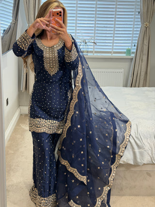 Noura Navy Luxe