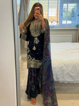 Alira Navy x