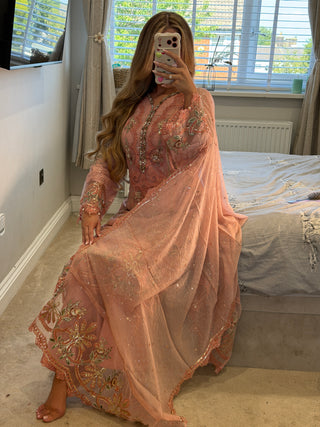 Amelle Pink